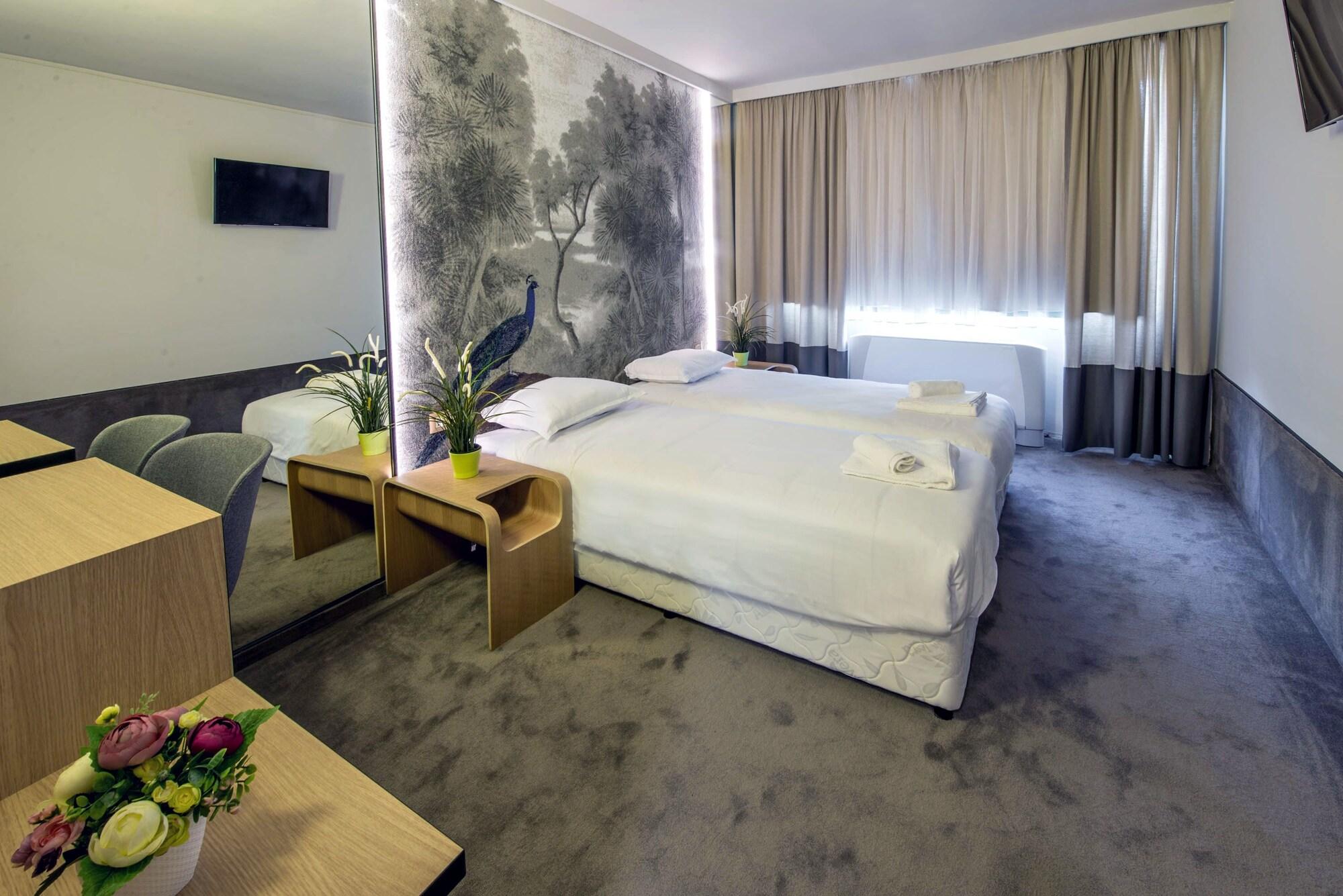 Park Hotel Raya Garden - Free Parking Veliko Tarnovo Exterior foto
