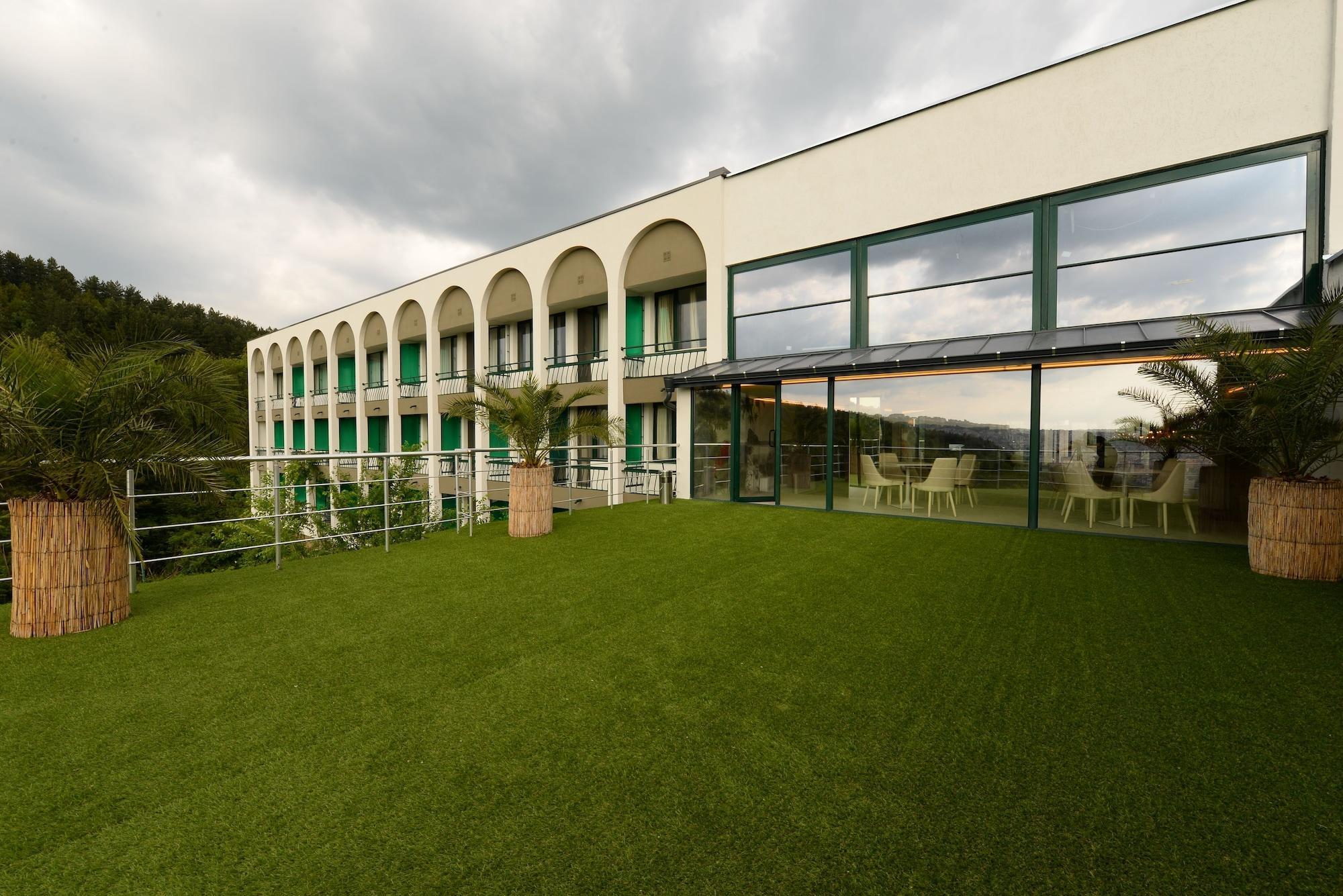 Park Hotel Raya Garden - Free Parking Veliko Tarnovo Exterior foto