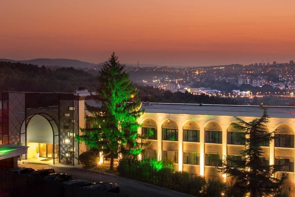 Park Hotel Raya Garden - Free Parking Veliko Tarnovo Exterior foto