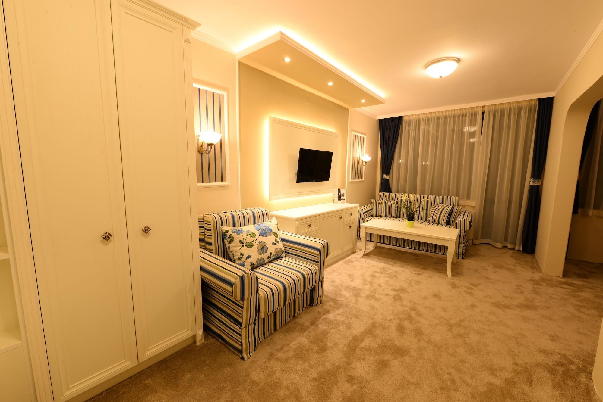 Park Hotel Raya Garden - Free Parking Veliko Tarnovo Exterior foto
