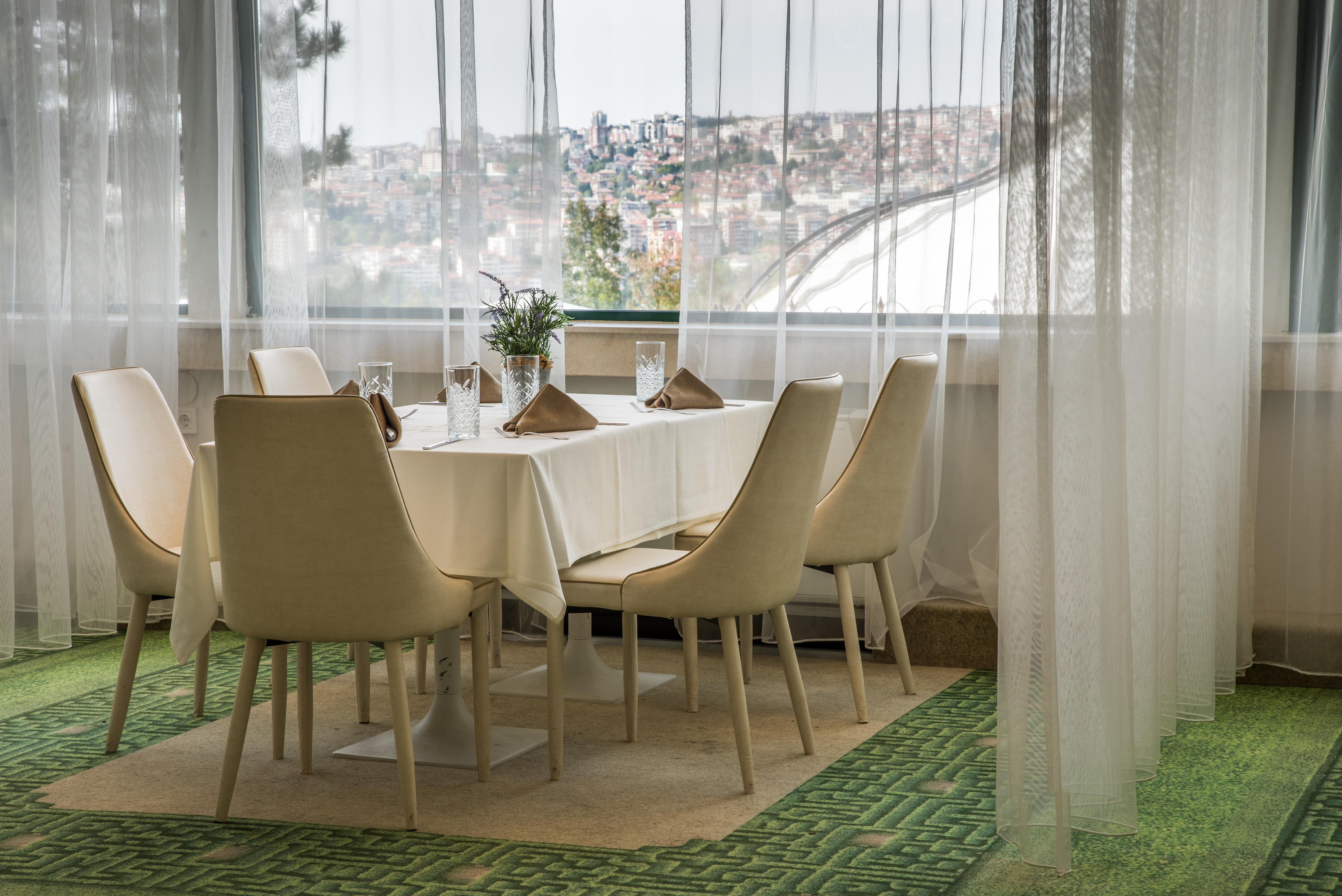 Park Hotel Raya Garden - Free Parking Veliko Tarnovo Exterior foto