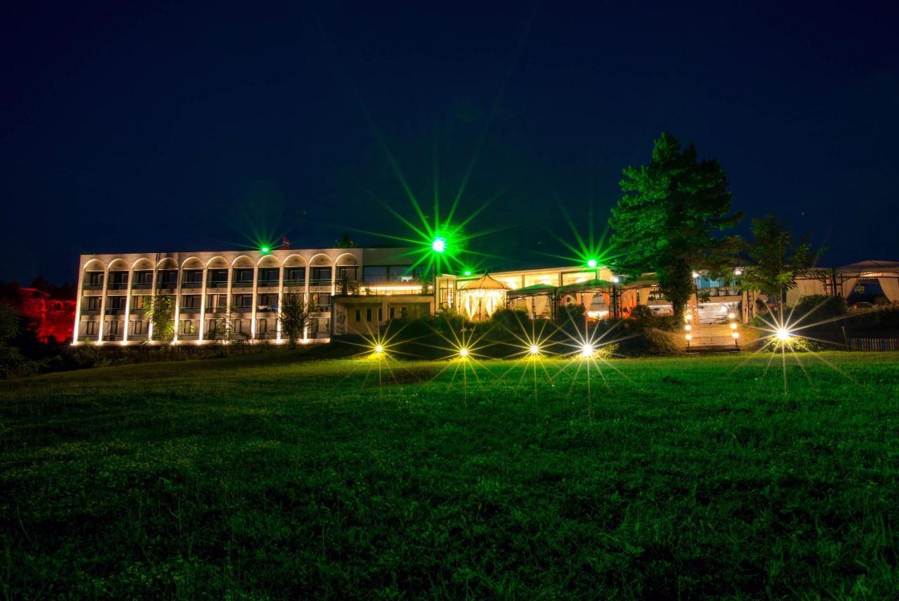 Park Hotel Raya Garden - Free Parking Veliko Tarnovo Exterior foto